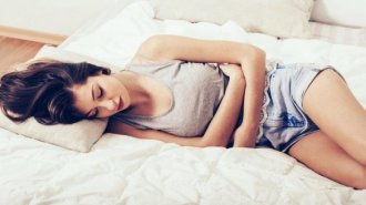 Chậm kinh 1 tháng quan hệ có thai không?