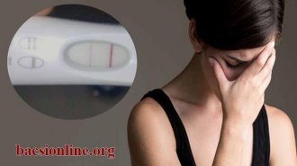 Chậm kinh 5 ngày thử que 1 vạch đậm, 1 vạch mờ liệu có thai không?