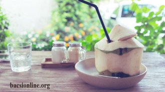 Uống nước dừa có làm kinh nguyệt ra nhiều