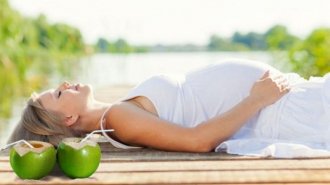 Cách phá thai bằng nước dừa liệu có hiệu quả không?
